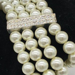 #1120  Premier Designs Bracelet Faux Pearl Rhinest